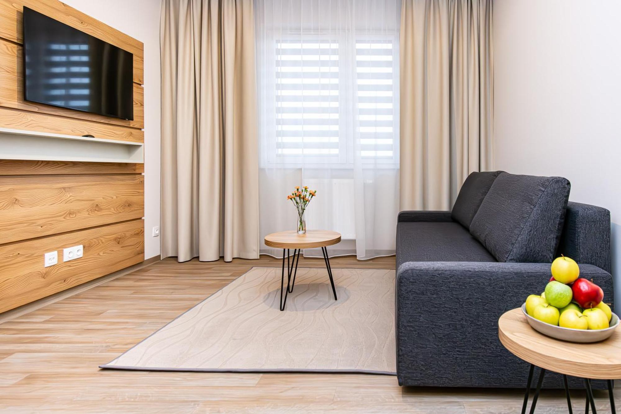 Novy Hotel Zielona Gora  Bagian luar foto