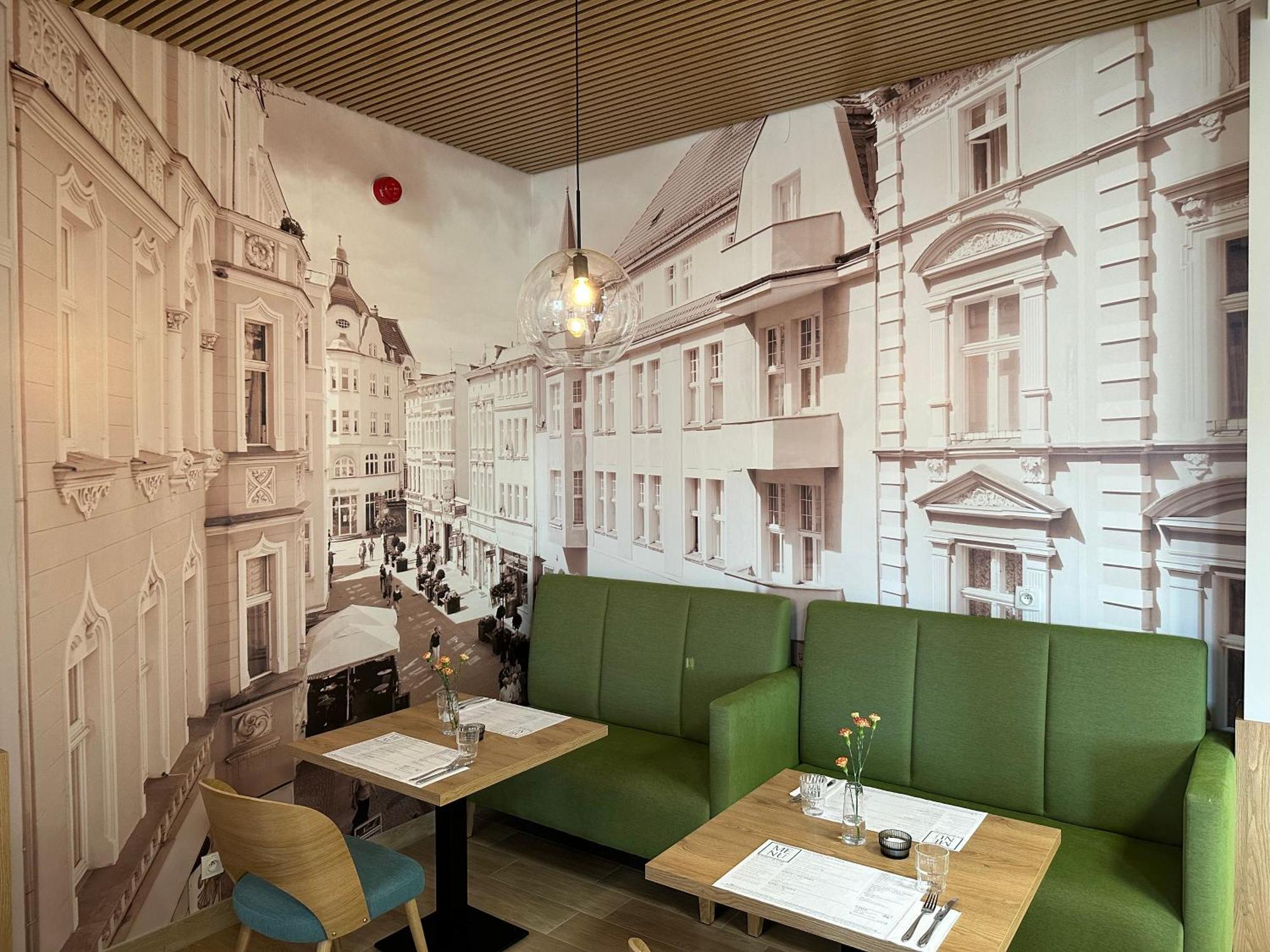Novy Hotel Zielona Gora  Bagian luar foto